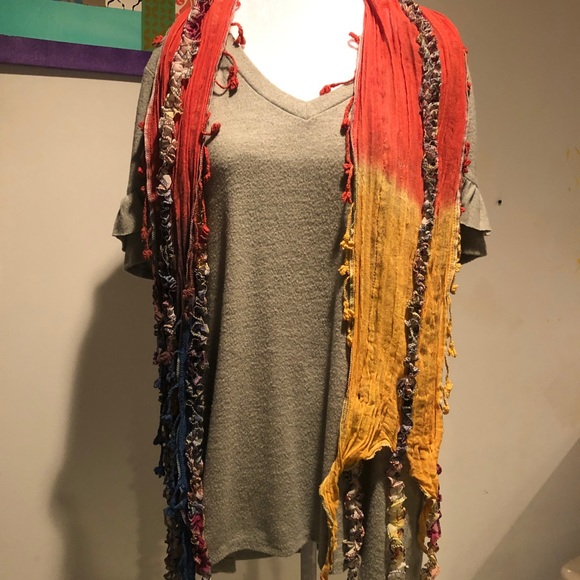 Voice of California soft celery colored lightweight sweater  Made in the USA - Picture 9 of 11